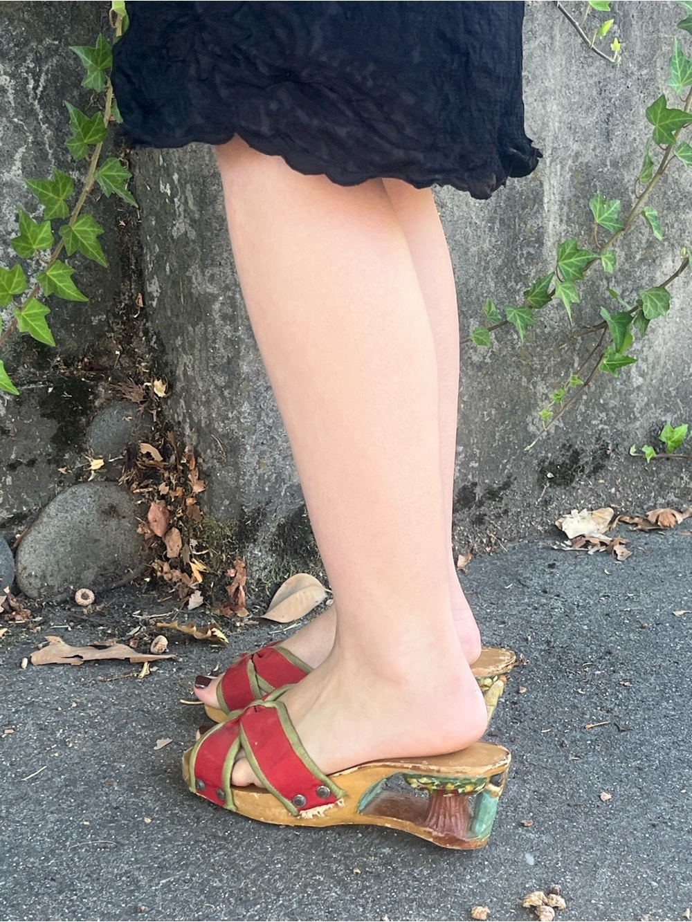 1940s wooden wedge sandals